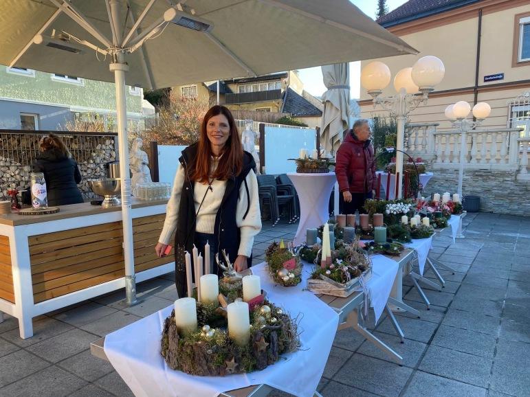 wir haben 41 Adventskränze gebunden, geschmückt und fürs Weihnachtswun